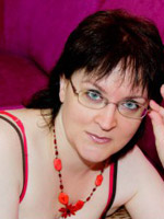 50 yo brunette lynx willing to perform: anal sex, cameltoe, close up.