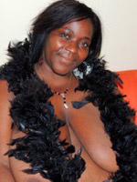40 yo brunette nhorasex willing to perform: close up, dancing, dildo.